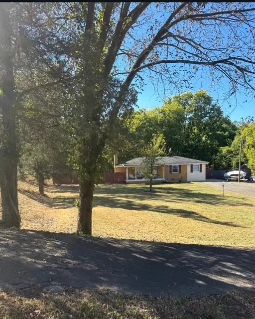 98 Curtiswood Dr, Hendersonville, TN 37075