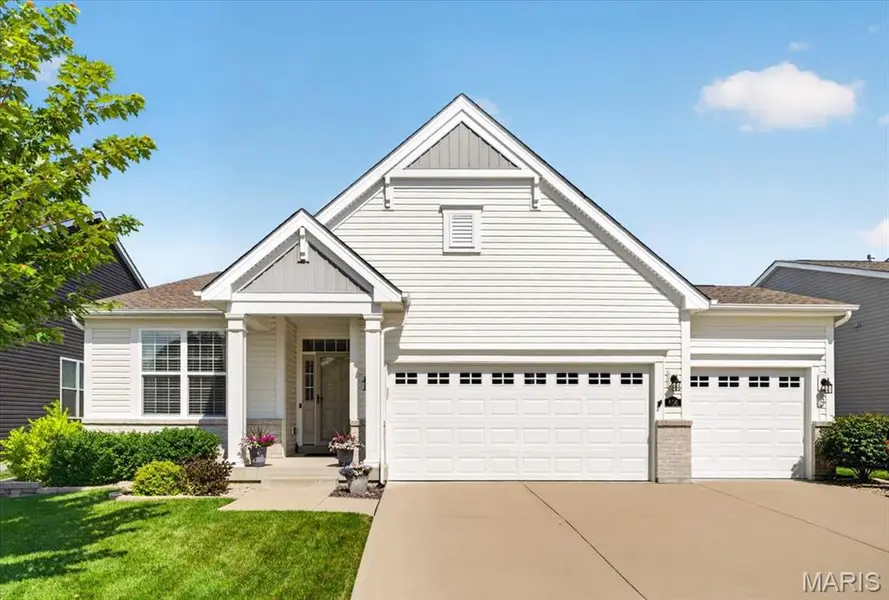 656 Moffett Laurel DR, Lake St Louis, MO 63367