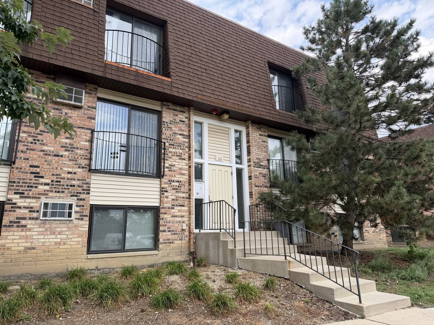 164 S Waters Edge DR #201, Glendale Heights, IL 60139