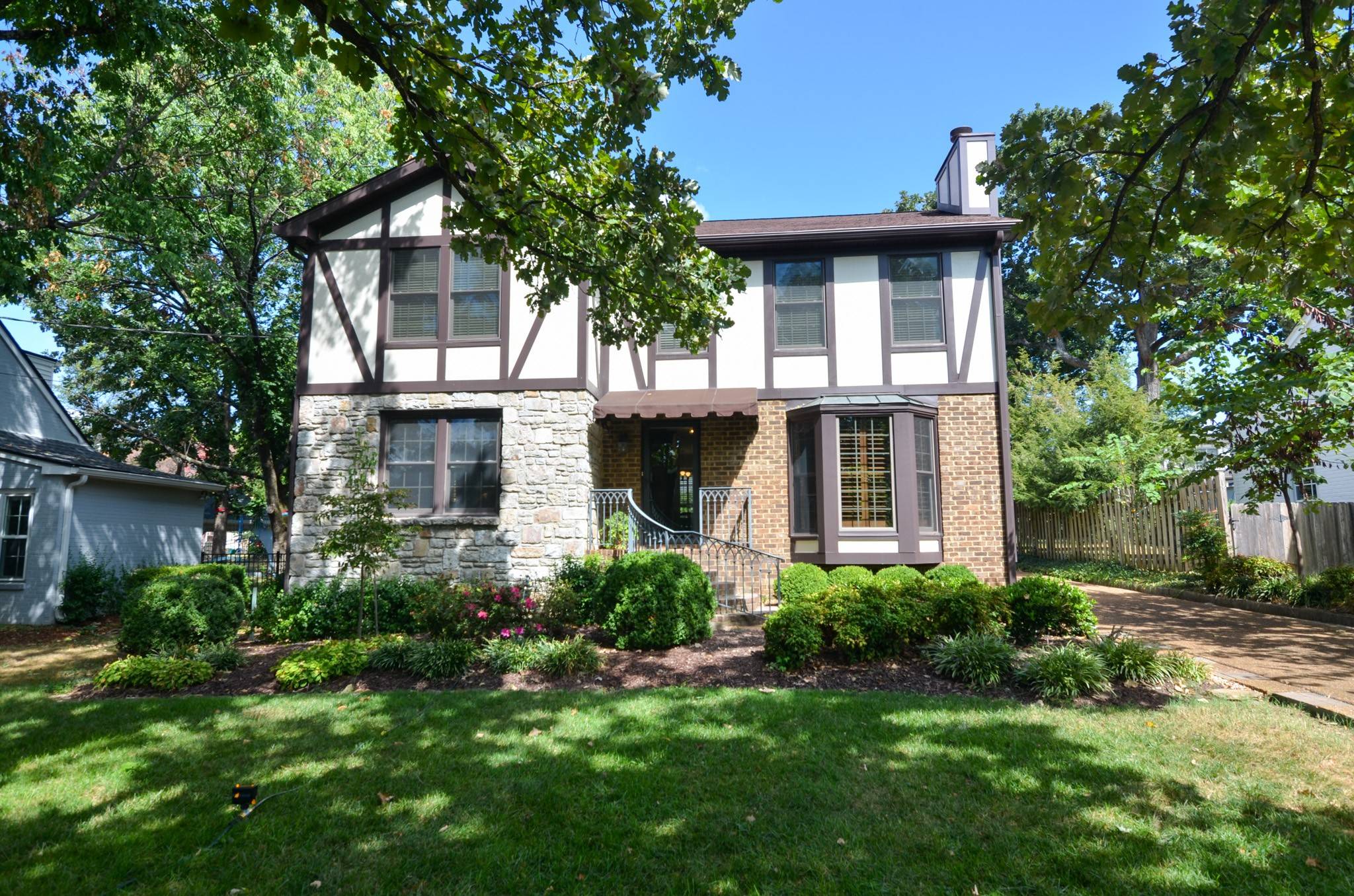 1628 S Observatory Dr, Nashville, TN 37215