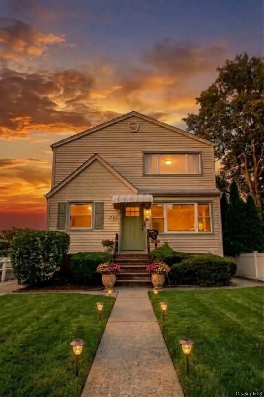 59 Wood ST #1st Floor, Lynbrook, NY 11563