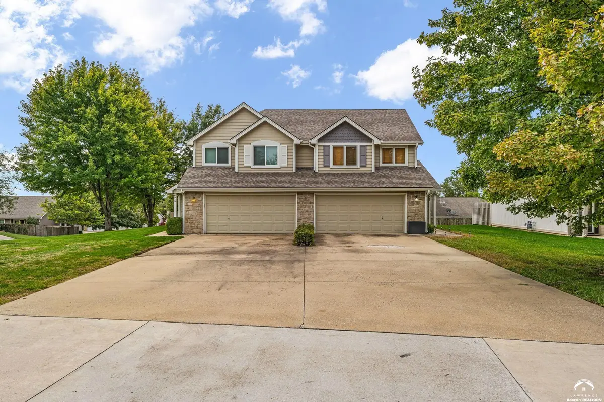 4913 Stoneback PL, Lawrence, KS 66047
