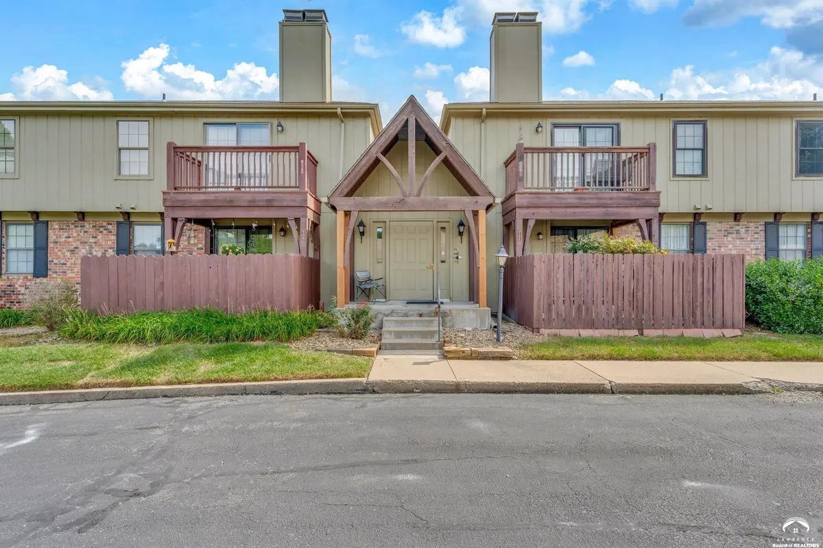 5633 SW Foxcroft South CIR, Topeka, KS 66614