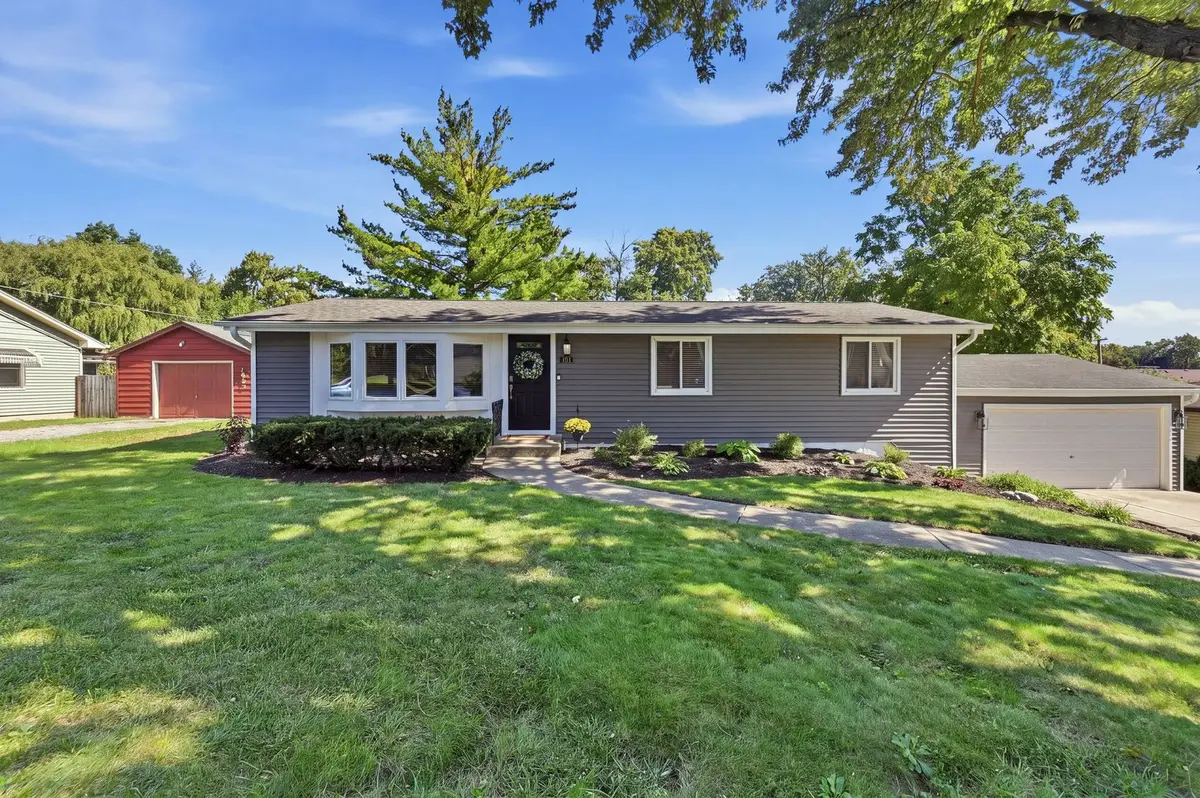 1017 S Ahrens AVE, Lombard, IL 60148