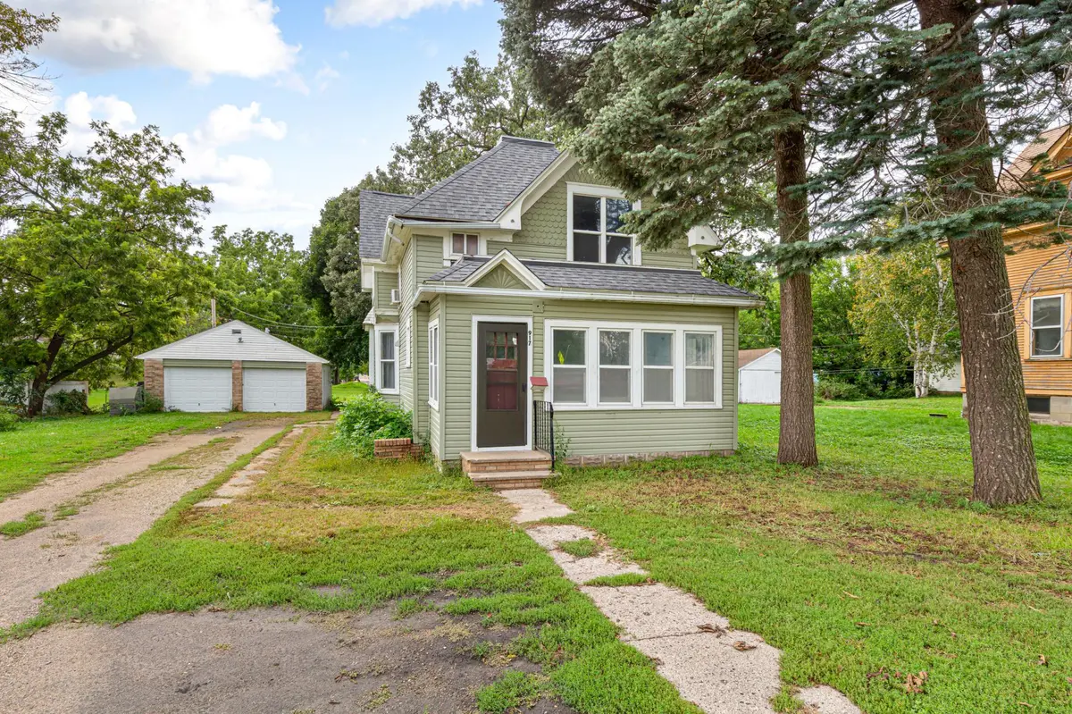 917 Bridge AVE, Albert Lea, MN 56007