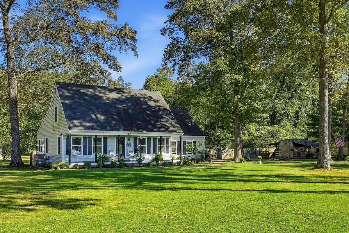190 Hooper Rd, Smithville, TN 37166
