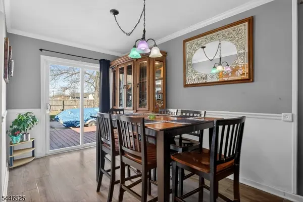 77 W Arthur Pl, Woodbridge Twp., NJ 08830