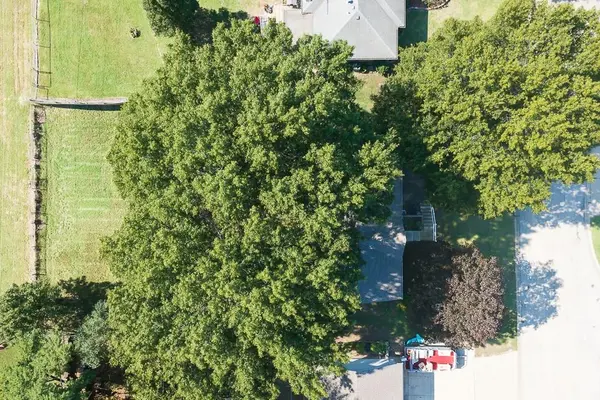 118 South 3rd CT, Lansing, KS 66043