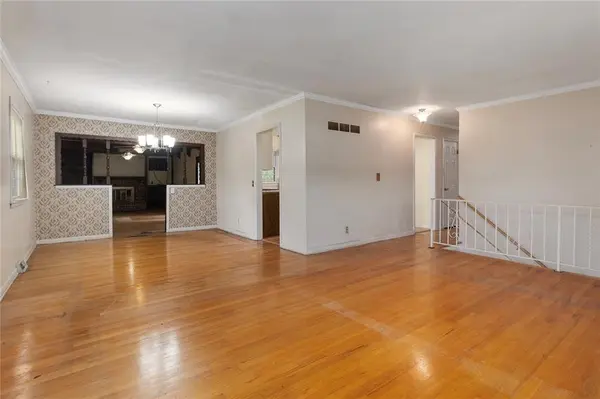 1701 Richmond DR, Pleasant Hill, MO 64080