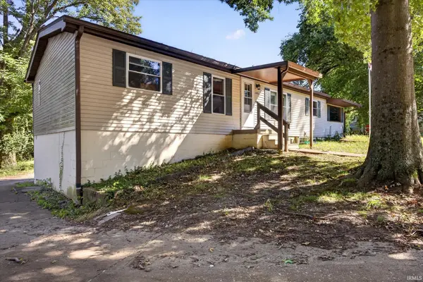 1201 W Green Tree LN, Bloomington, IN 47403