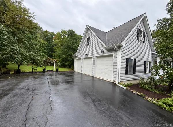 22 Eskew CT, Pine Bush, NY 12566