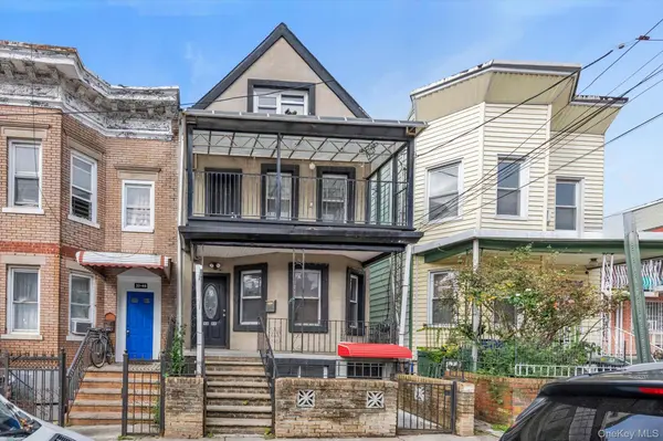32-46 105 St, Corona, NY 11369