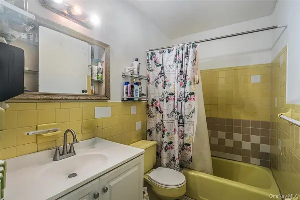 60-30 55th DR, Maspeth, NY 11378