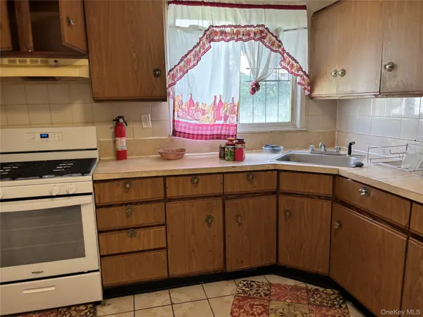 31-43 101 ST #2fl, East Elmhurst, NY 11369