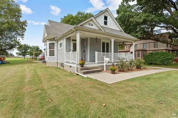 328 S Ash ST, Ottawa, KS 66067