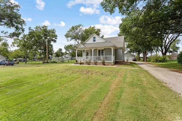 328 S Ash ST, Ottawa, KS 66067