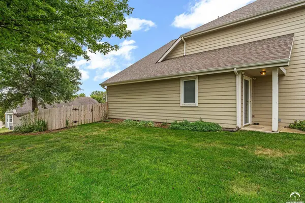 4913 Stoneback PL, Lawrence, KS 66047