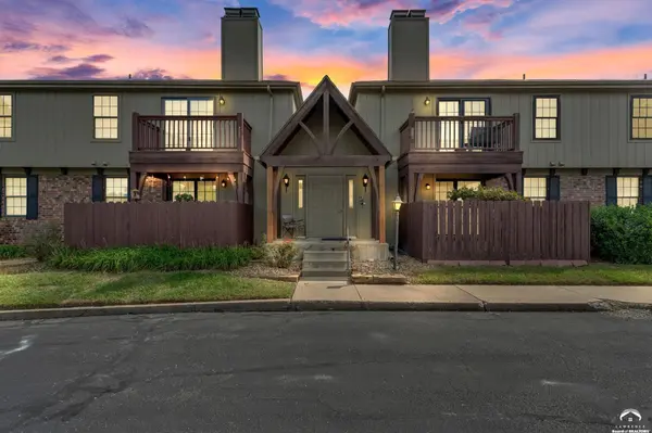 5633 SW Foxcroft South CIR, Topeka, KS 66614