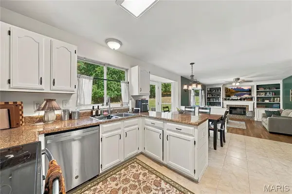 5 Autumn Peak CT, Fenton, MO 63026