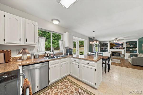 5 Autumn Peak CT, Fenton, MO 63026