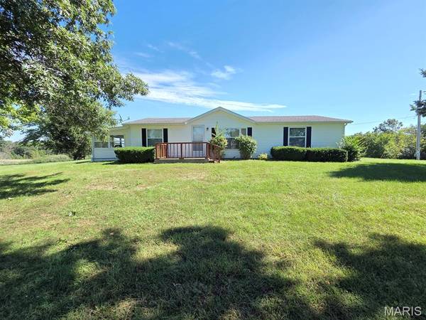 31718 Casino DR, Canton, MO 63435