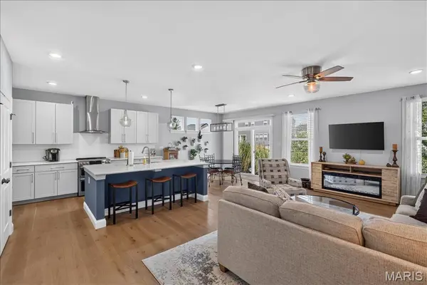 656 Moffett Laurel DR, Lake St Louis, MO 63367