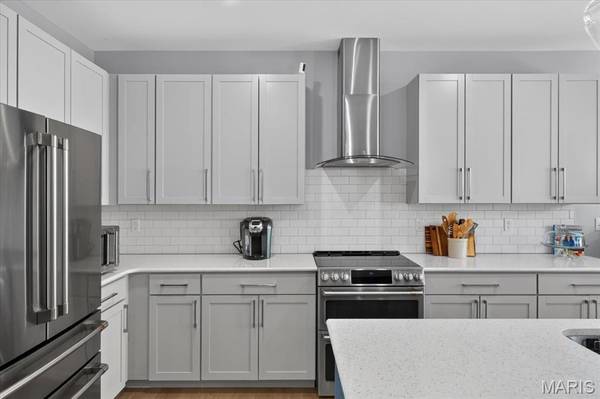 656 Moffett Laurel DR, Lake St Louis, MO 63367