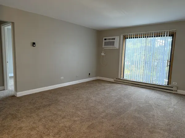 164 S Waters Edge DR #201, Glendale Heights, IL 60139