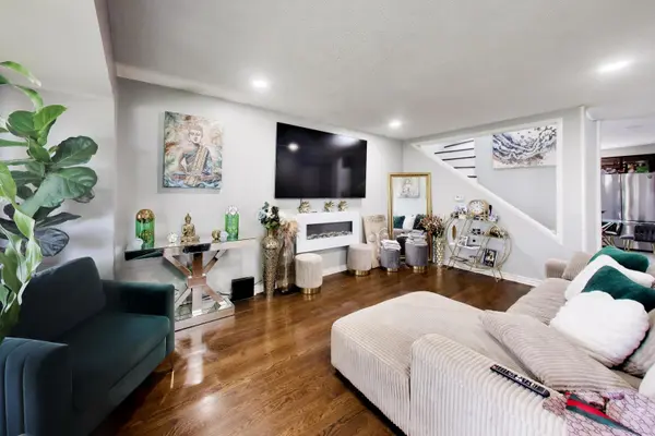 8017 S Sacramento AVE, Chicago, IL 60652