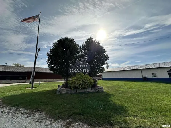7475 STATE ST, Bettendorf, IA 52722