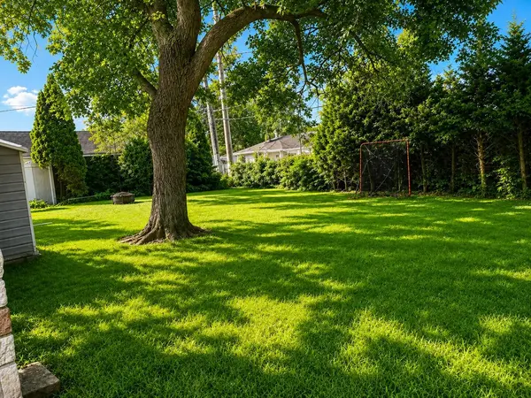 1034 N Forest Rd RD, La Grange Park, IL 60526