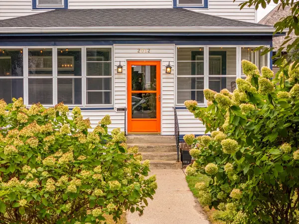 2012 Selby AVE, Saint Paul, MN 55104