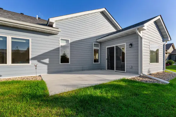 510 River Valley LN, Dundas, MN 55019