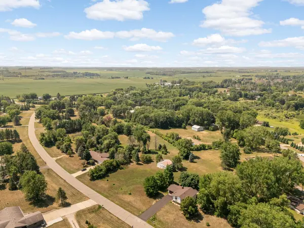 22155 Beaumont WAY, Farmington, MN 55024