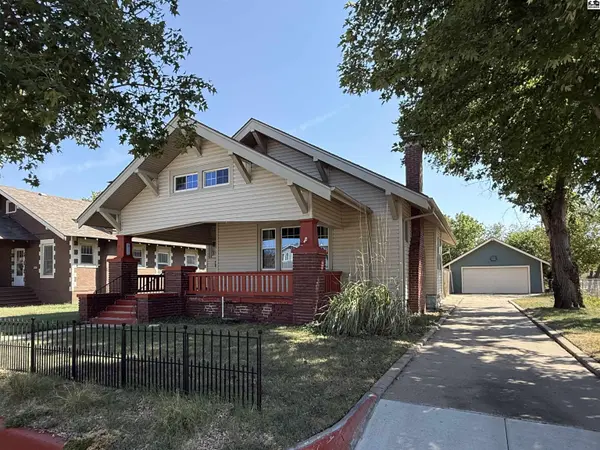 305 W 15th Ave, Hutchinson, KS 67501