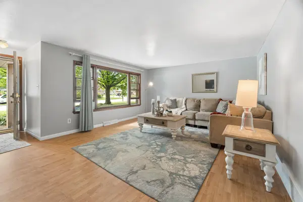 1550 CAREFUL DR, Green Bay, WI 54304