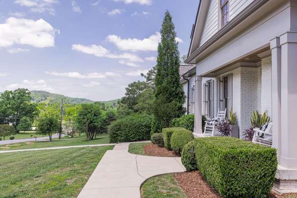 8108 Vaden Dr, Brentwood, TN 37027