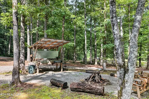 4207 Chapel Hill Rd, Crawford, TN 38554