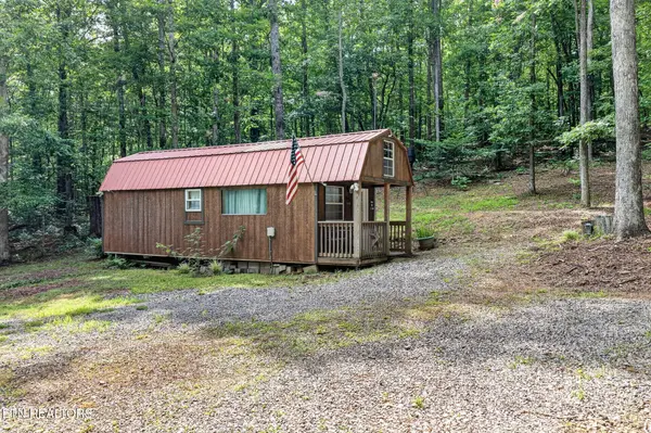 4207 Chapel Hill Rd, Crawford, TN 38554