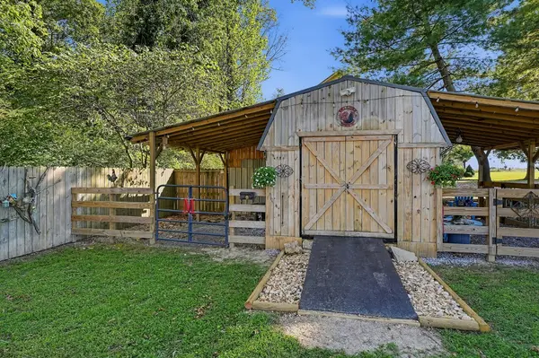 190 Hooper Rd, Smithville, TN 37166