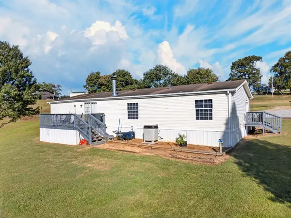 560 Meadowview Rd, Mosheim, TN 37818