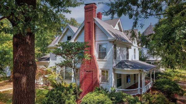 1002 E 9th Ave, Winfield, KS 67156