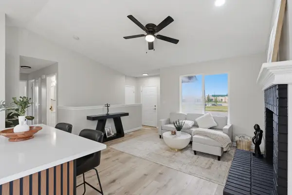 1012 E Winding Lane, Derby, KS 67037