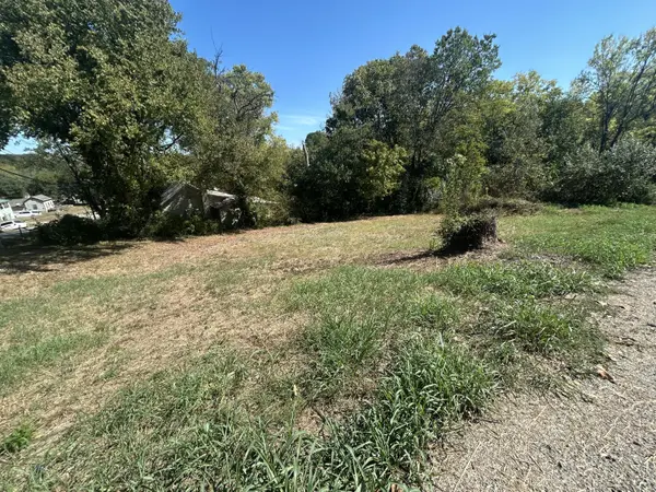 418 N 4th ST, Thayer, MO 65791