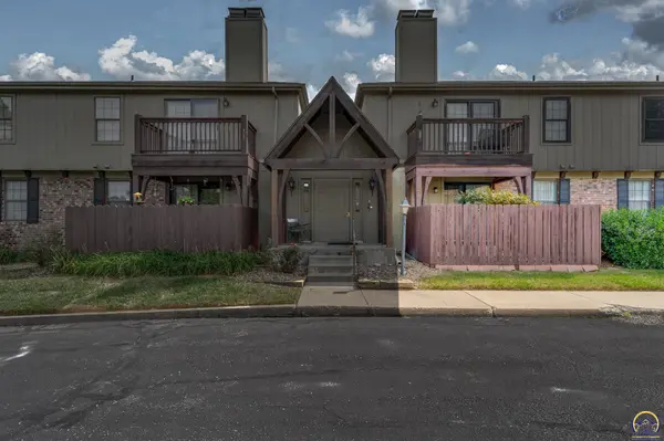 5633 SW Foxcroft South CIR #Unit 106, Topeka, KS 66614