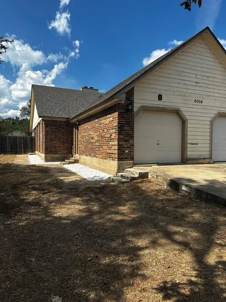 6004 Parkwood DR #B, Austin, TX 78735