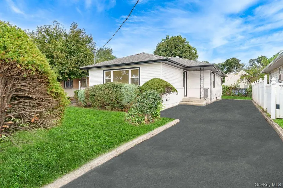 212 Westbury BLVD, Hempstead, NY 11550