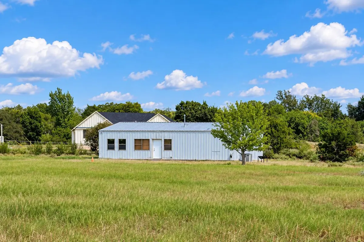 290 Richmond ST, Mcdade, TX 78650