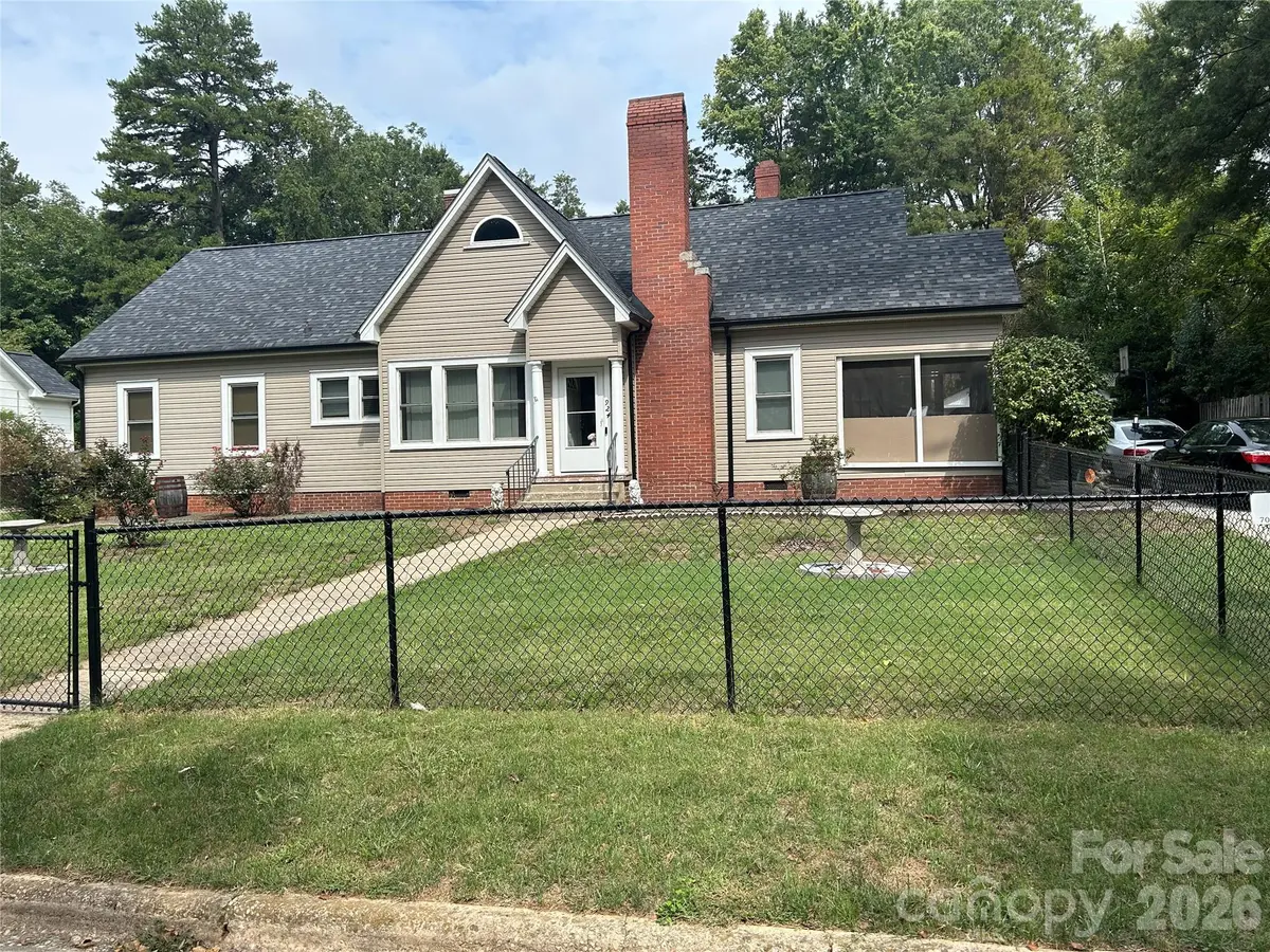 924 Maple AVE, Salisbury, NC 28144