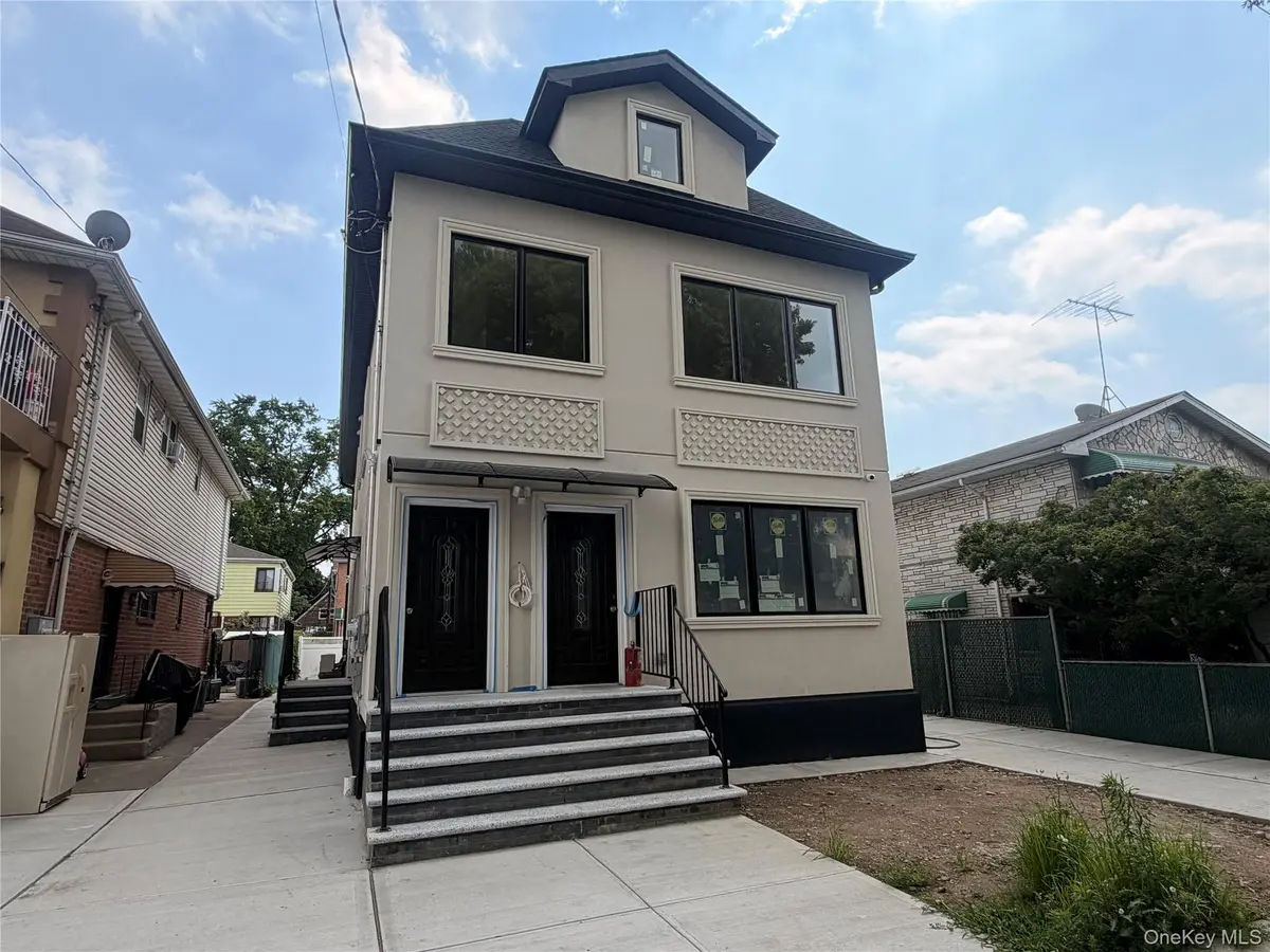 164-16 75th RD #2nd Floor, Fresh Meadows, NY 11366